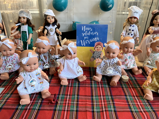 Bebé Solidario  D4G Baby con chupete