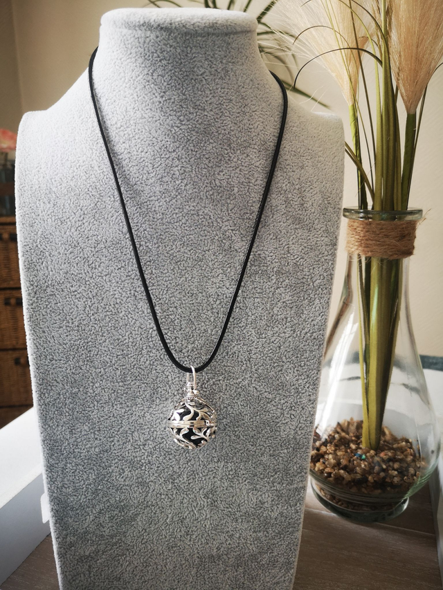 Collier aromatique, perle de lave 