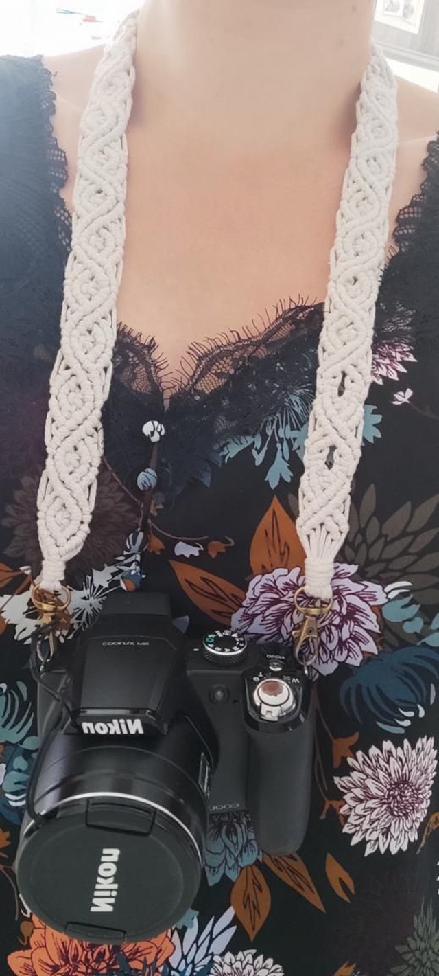 Lanière en macramé mousqueton en métal