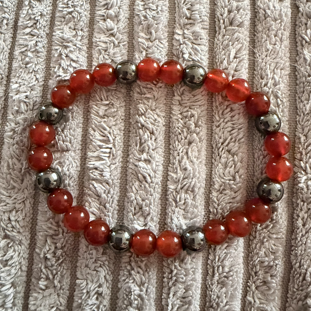 Small Carnelian &amp; Hematite bracelet 6.5”