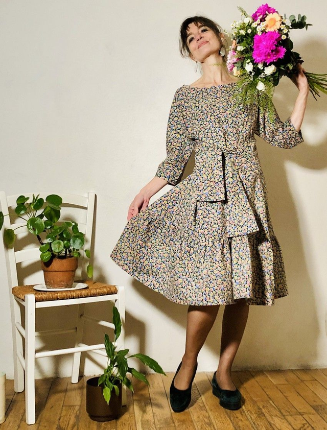  Robe Folkado noire fleurs  multico