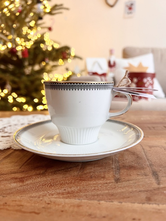 đ Bougie Feu de bois - tasse Ă thĂ© "frise noire et liserĂ© dorĂ©" avec sous-tasse