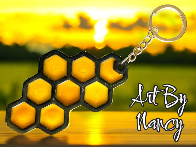 Black Honeycomb keyring - Handmade - Art by Nancy