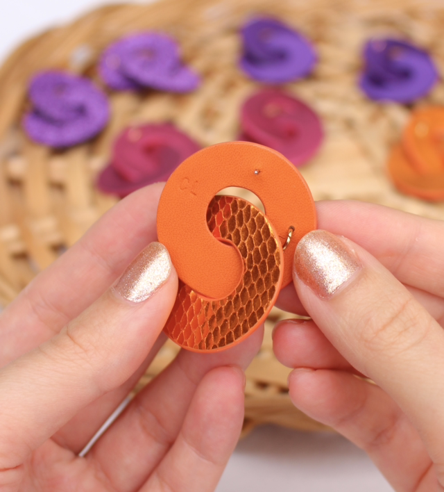 Billy • orange métallisé serpent