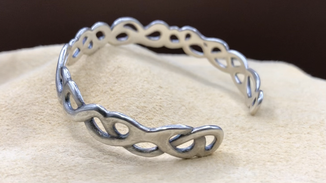 M ・ Bracelet Jonc・Entremêlé
