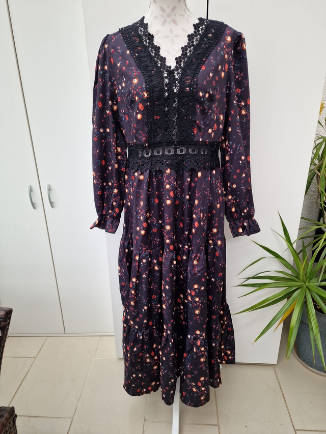 Robe Noire Imprimé Fleurs Dentelles Taille L (40/42)