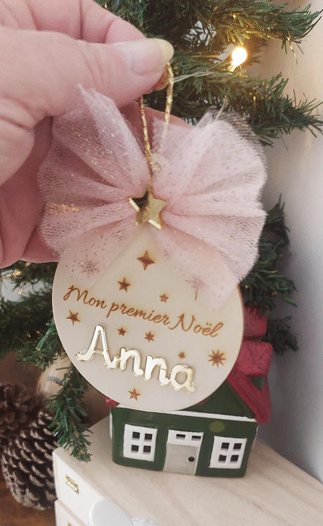 Boule "Mon premier Noël" rose