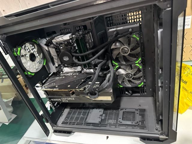 Torre Ordenador Gaming RTX3090 (exposicion)