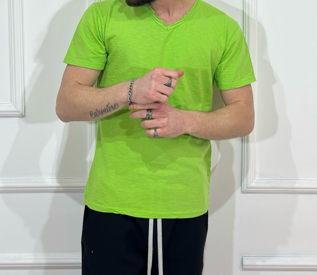 T-SHIRT COLLO A V AD-1330