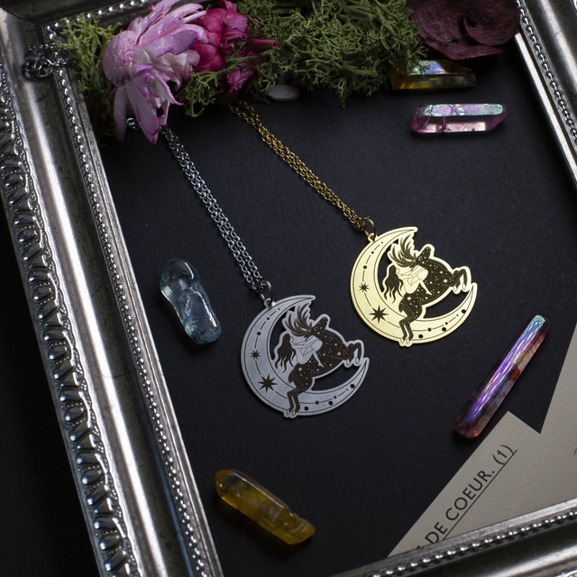 "moon deer" collier en laiton et acier