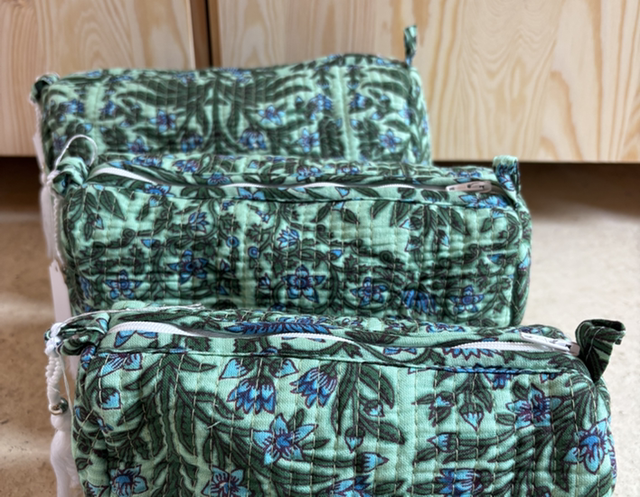 Green Autumnal Toiletry Bag Large