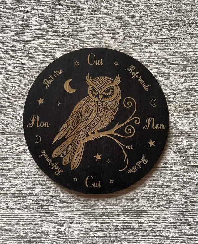🖤🌙 Planche de divination au pendule – Chouette & Lune – Bois Noir Gravé