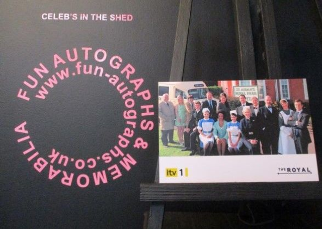 The Royal Original Yellow &amp; Black The Royal 6x4 Cast Card