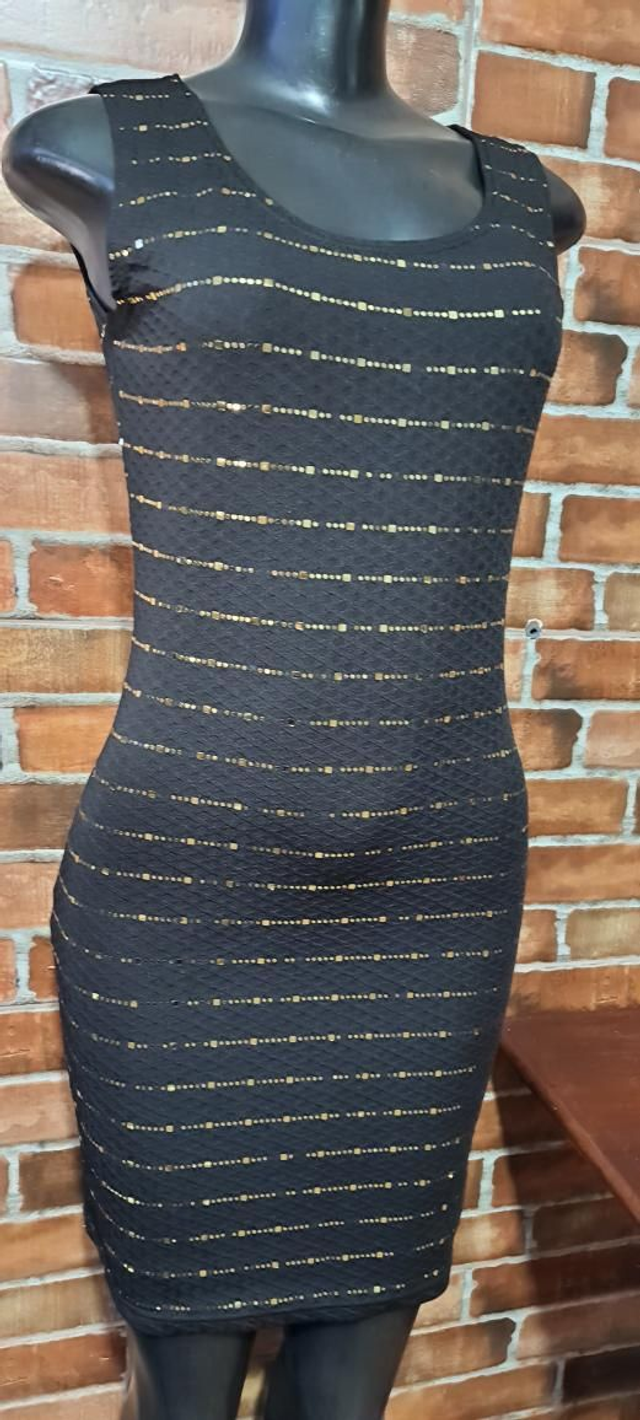 Vestido Preto Com Dourado