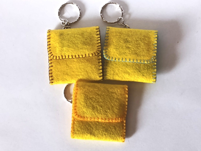 Llavero 3 en Raya Amarillo