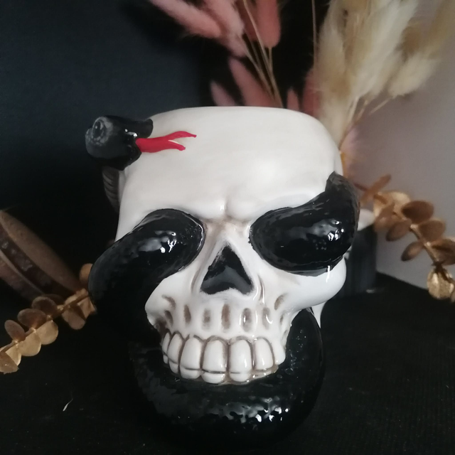 Brûle parfum en Céramique - Crâne et python