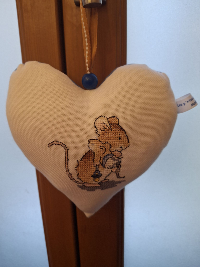 Coussin coeur brodé Maman et bébé souris