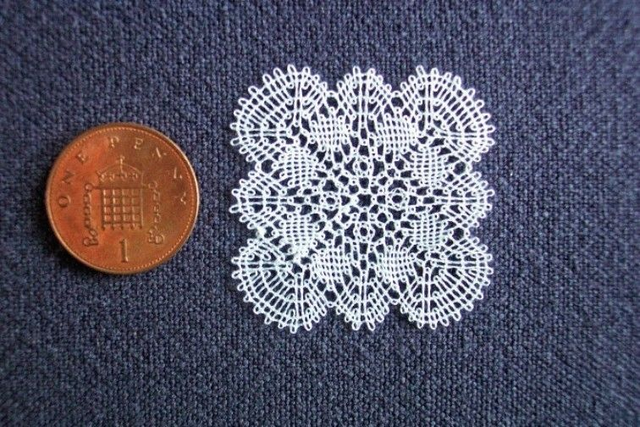 Handmade Lace Mat (Design T2)