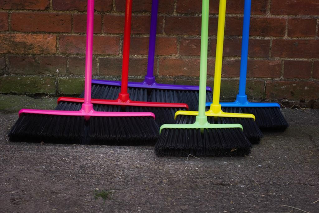 Red Gorilla Complete Broom Hard Bristle