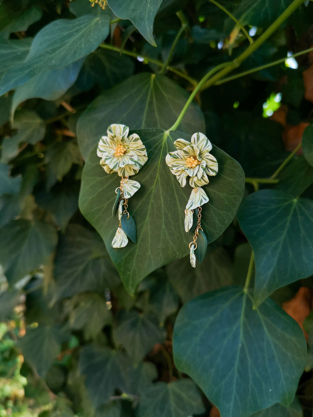 Collection Florale Fougère des Bois- Boucles d'oreilles Jasmine