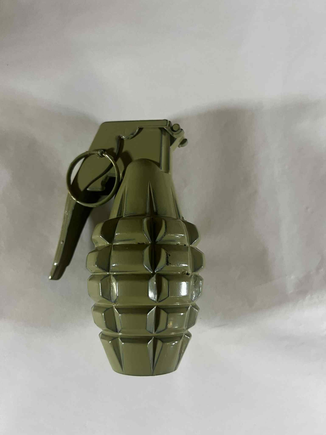 Grenade verte ou noir