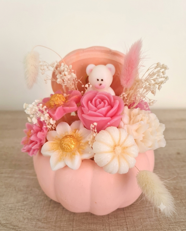Bouquet de fondants parfumés dans sa citrouille en céramique fait main 