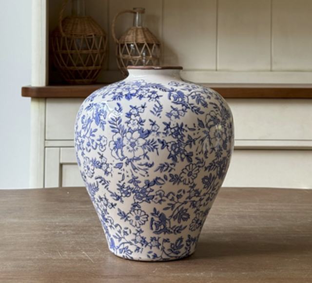 Vintage blue and white porcelain (crackled glaze style) vase【复古冰裂纹青花瓷花瓶】