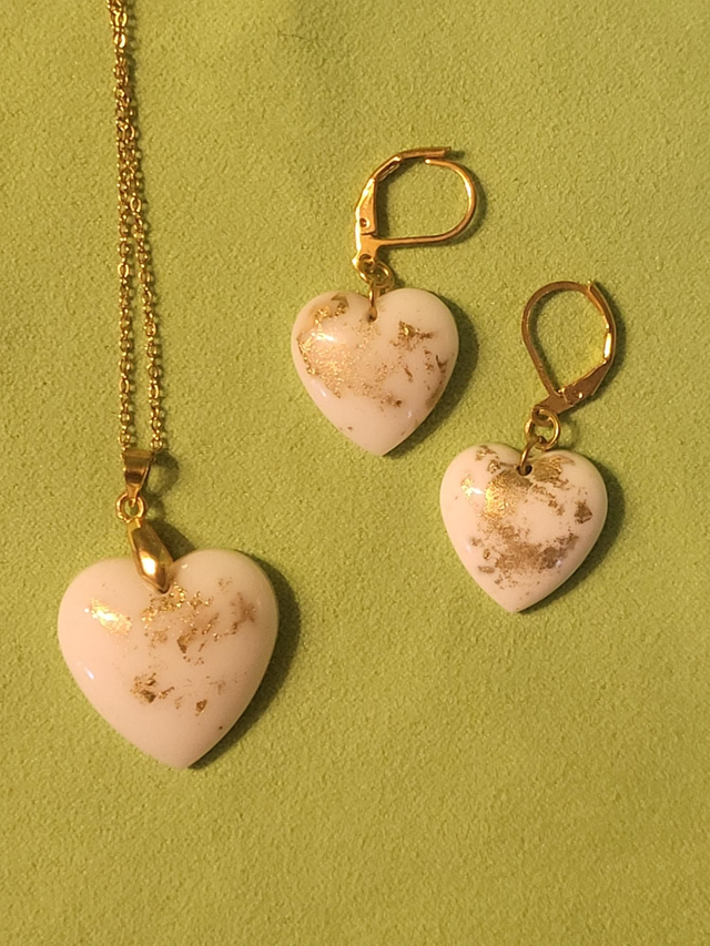 Parure collier / boucles d'oreilles coeur