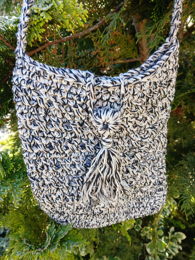 Sac bandoulière au crochet – création artisanale bohème et moderne