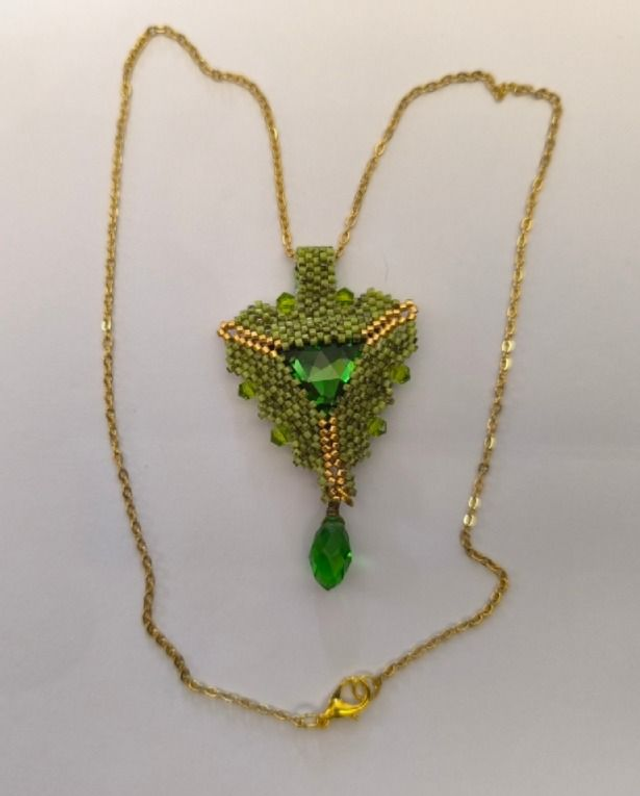 COLLIER PENDENTIF TRIANGLE