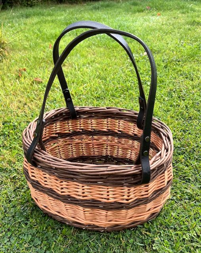 LR21 Hand Basket by Laura Rowlatt ,  Willow &amp; Leather