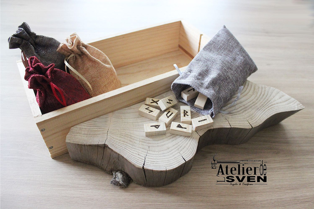 Jeu de Runes Divinatoire