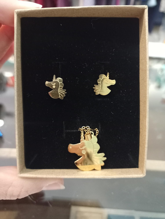 Conjunto Unicornio pendientes y colgante