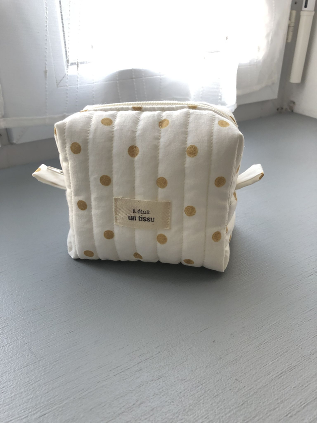 Petite trousse de maquillage matelassée