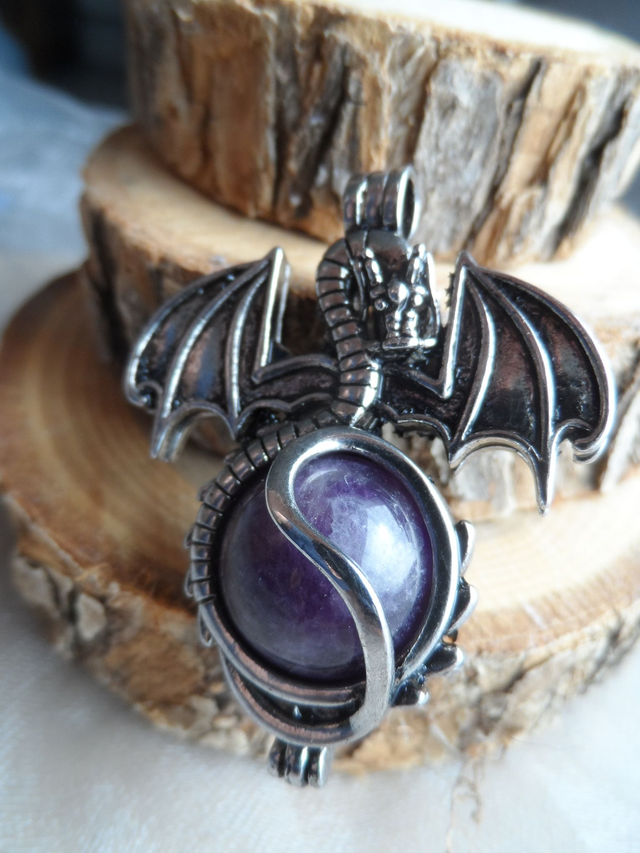 Pendentif Sphère Dragon Améthyste