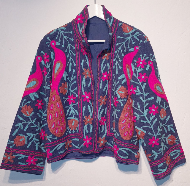 Veste bleue brodée Suzani, paon, coton TNT, faite main
