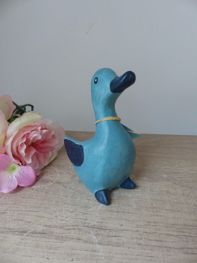 Figurine Canard bleu en poterie, Collection canard marine artisanal peint main, Canard décoration chambre bleue, canard joyeux pour cuisine