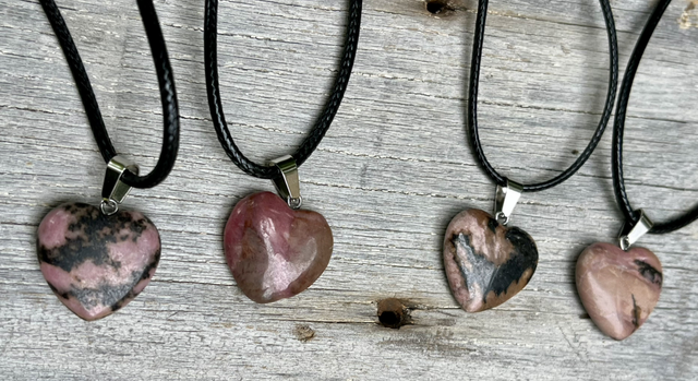 Rodoniitti -Suojaava Rakkaus kivisydän riipus 