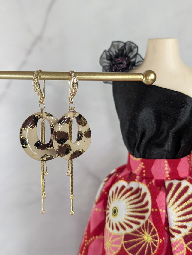 Les Élégantes - chaînées 