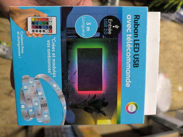 RUBAN LED USB AVEC TÉLÉCOMMANDE 3 M