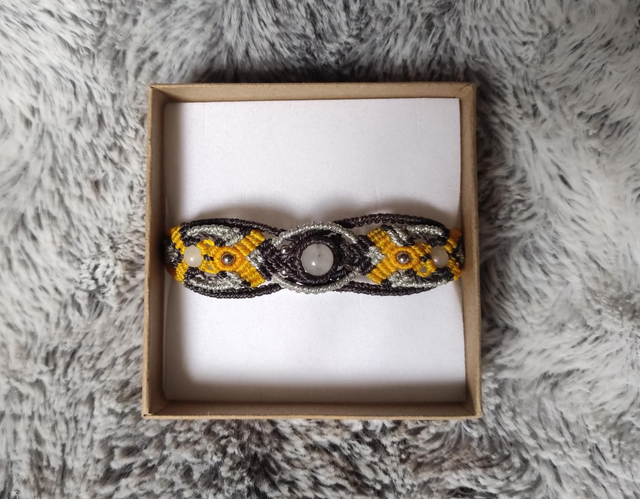 Bracelet bleu nuit jaune et argenté 