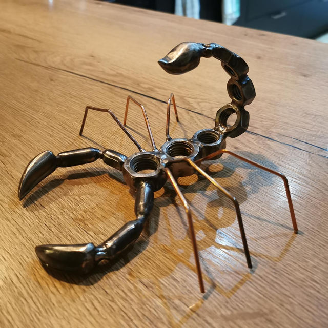 Scorpion en acier