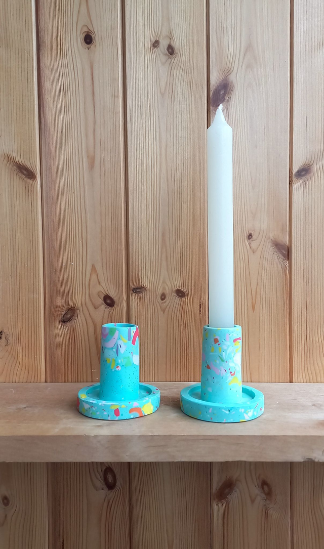 Wielokolorowy świecznik na długą świecę, lastryko, błękitny
