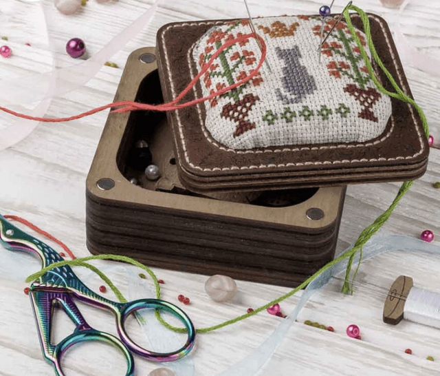 Pin Cushion Kit - Needlecraft Storage Box - Needle Storage Pin