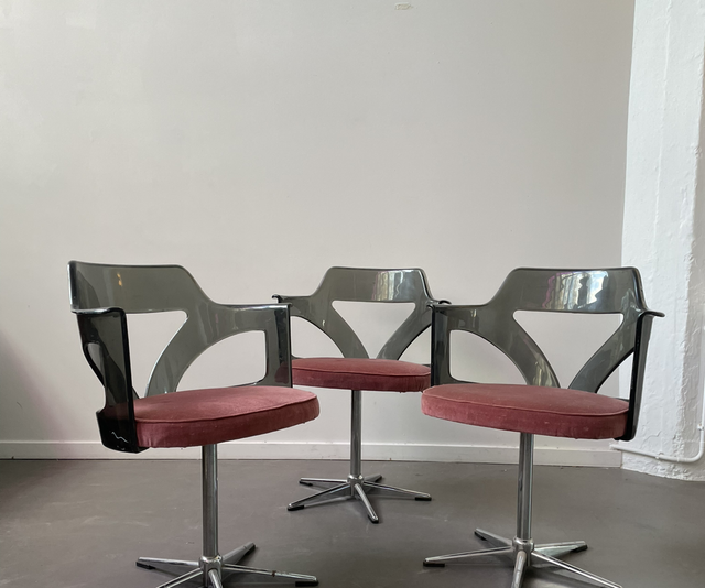 3 Space age stoelen met plexiglas