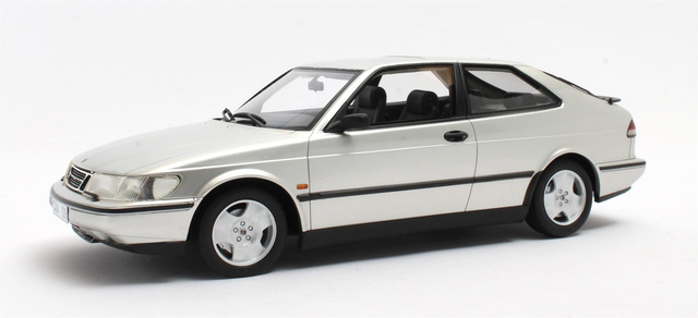 VERWACHT! SAAB 900 SE Turbo (1994) Cult Models 1:18