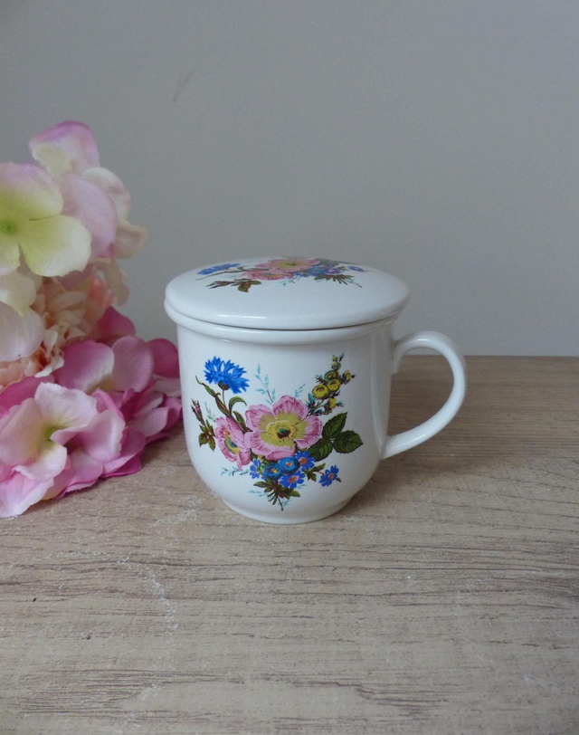 Tisanière en céramique fleurie, tasse avec filtre et couvercle décor botanique rose, bleu, vert, cadeau anniversaire femme amie collègue