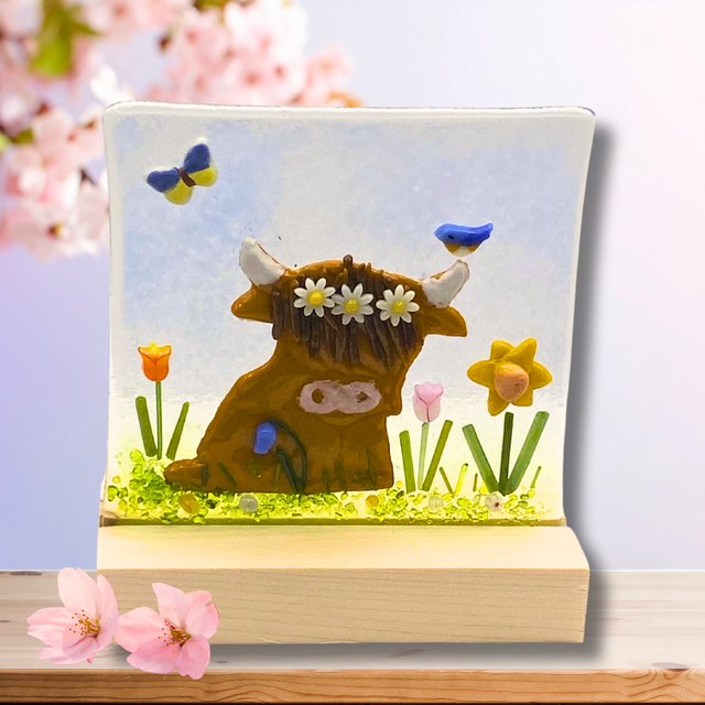 17.01.26 @ 1pm Fused glass Spring Highland Cow picture @ Unconditional Love, Cleckheaton