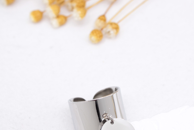 Bague large pampille ronde 