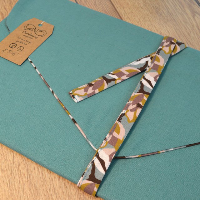 Protège livre, ECRIN MEDIUM Fleur d'hiver Uni